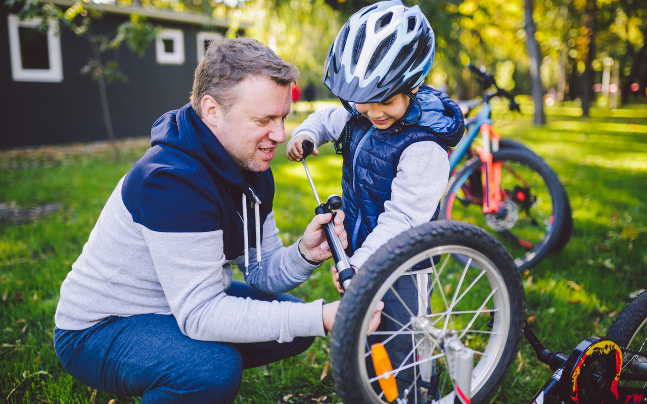 Weltfahrradtag: Fahrrad-Check zusammen mit den Kindern