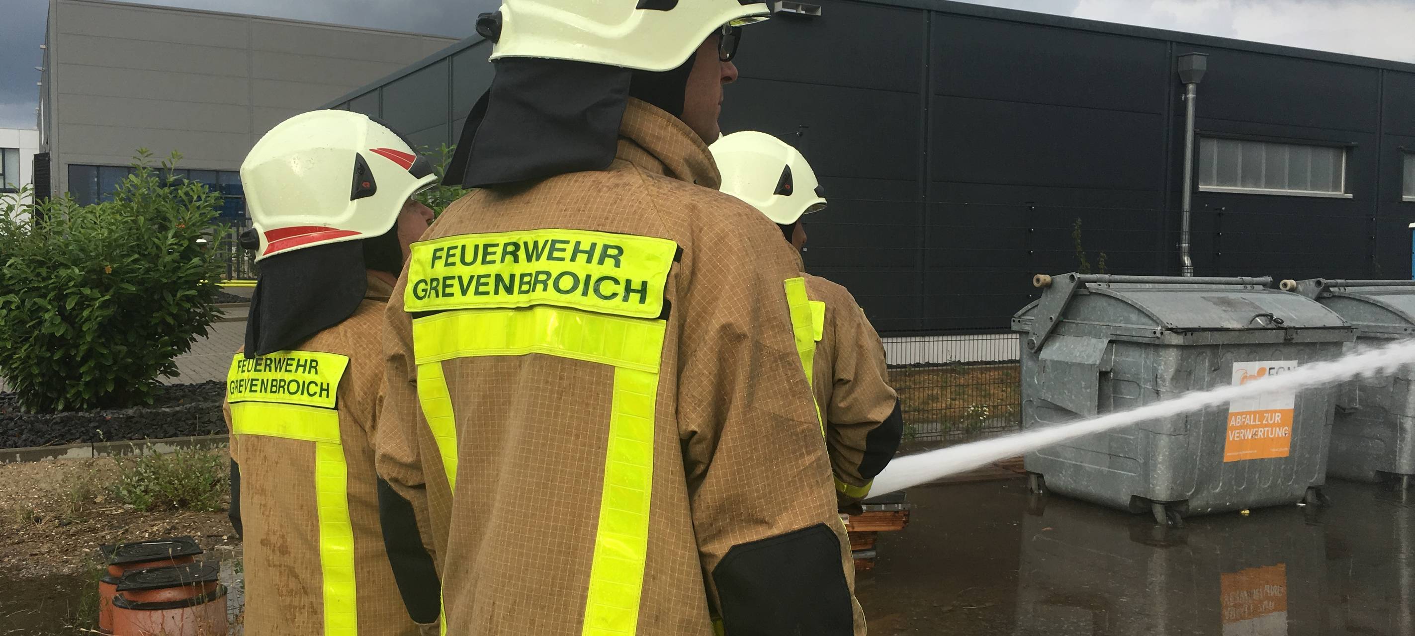 Feuerwehrhaus in Grevenbroich-Kapellen in greifbarer Nähe