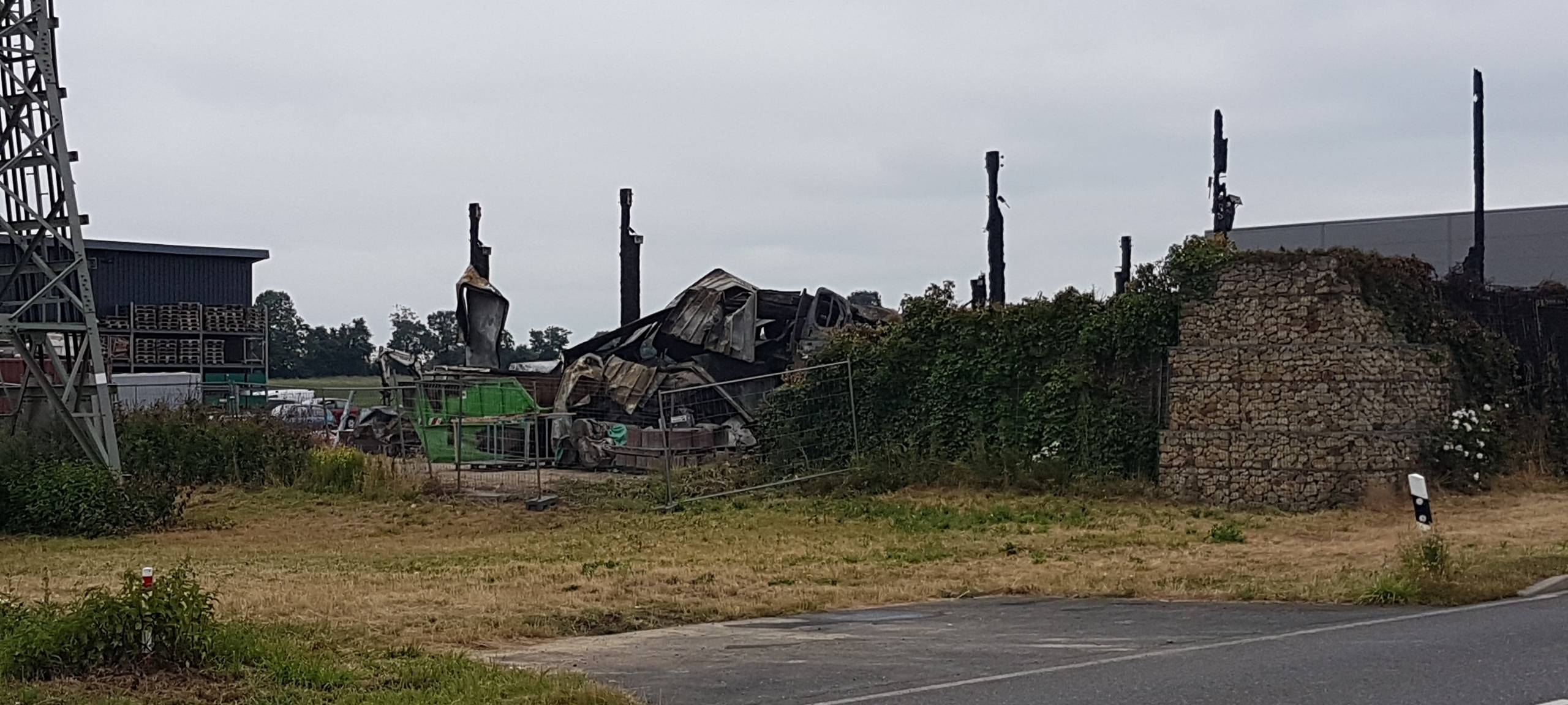 Vorsichtsmaßnahmen nach Großbrand