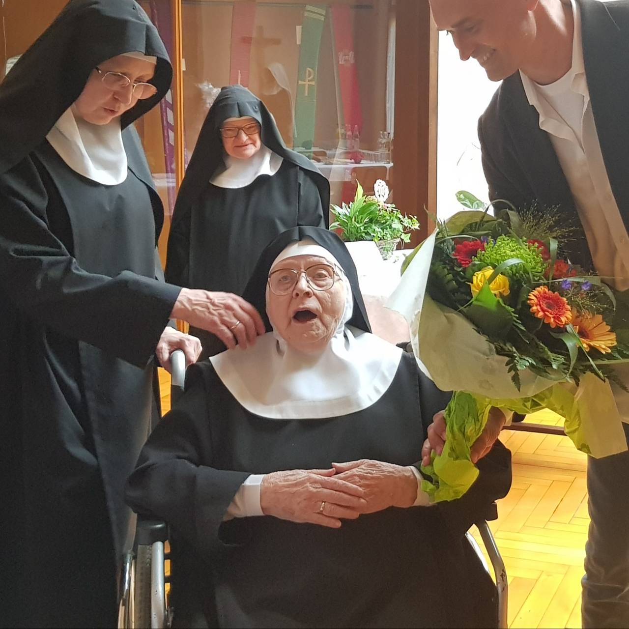 Agnes Leffin (100 Jahre alt)