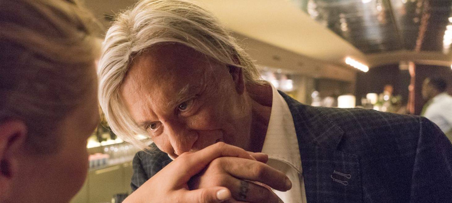 Mickey Rourke hat es auf jüngere Frauen abgesehen.