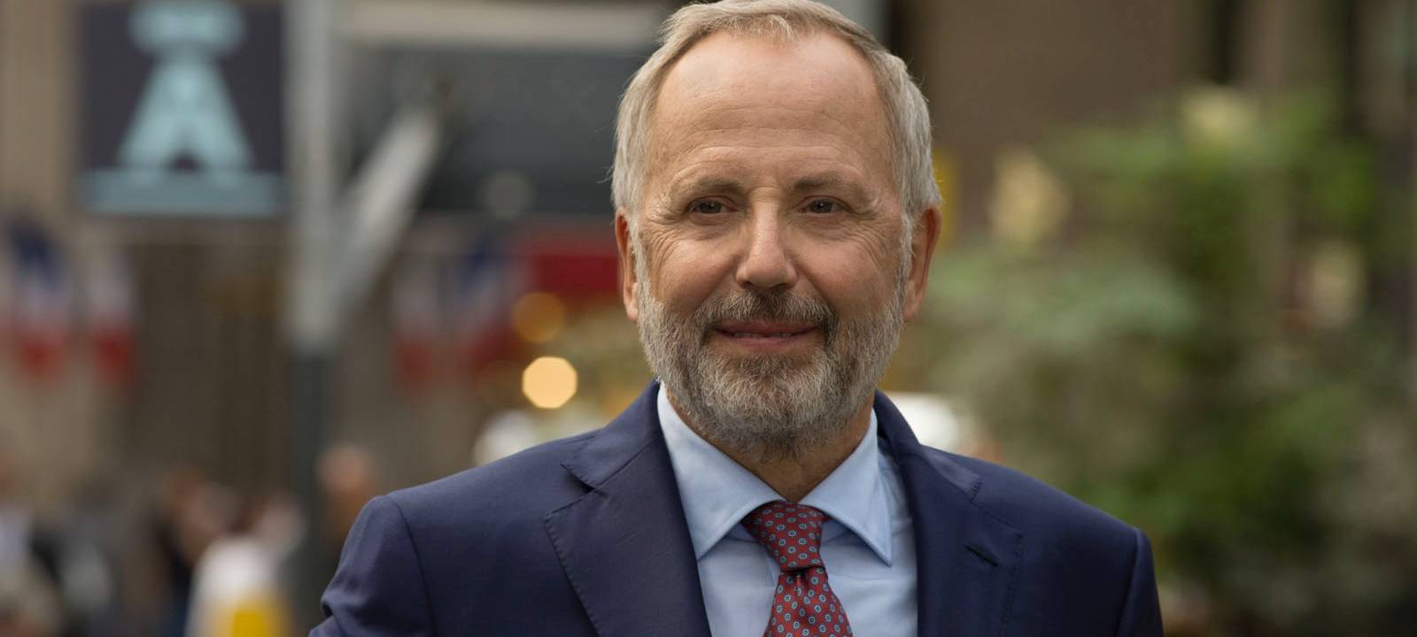 Alain ist ständig unter Strom.