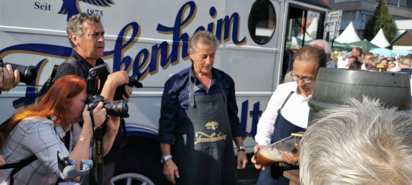 Große Neusser Kirmes gestartet