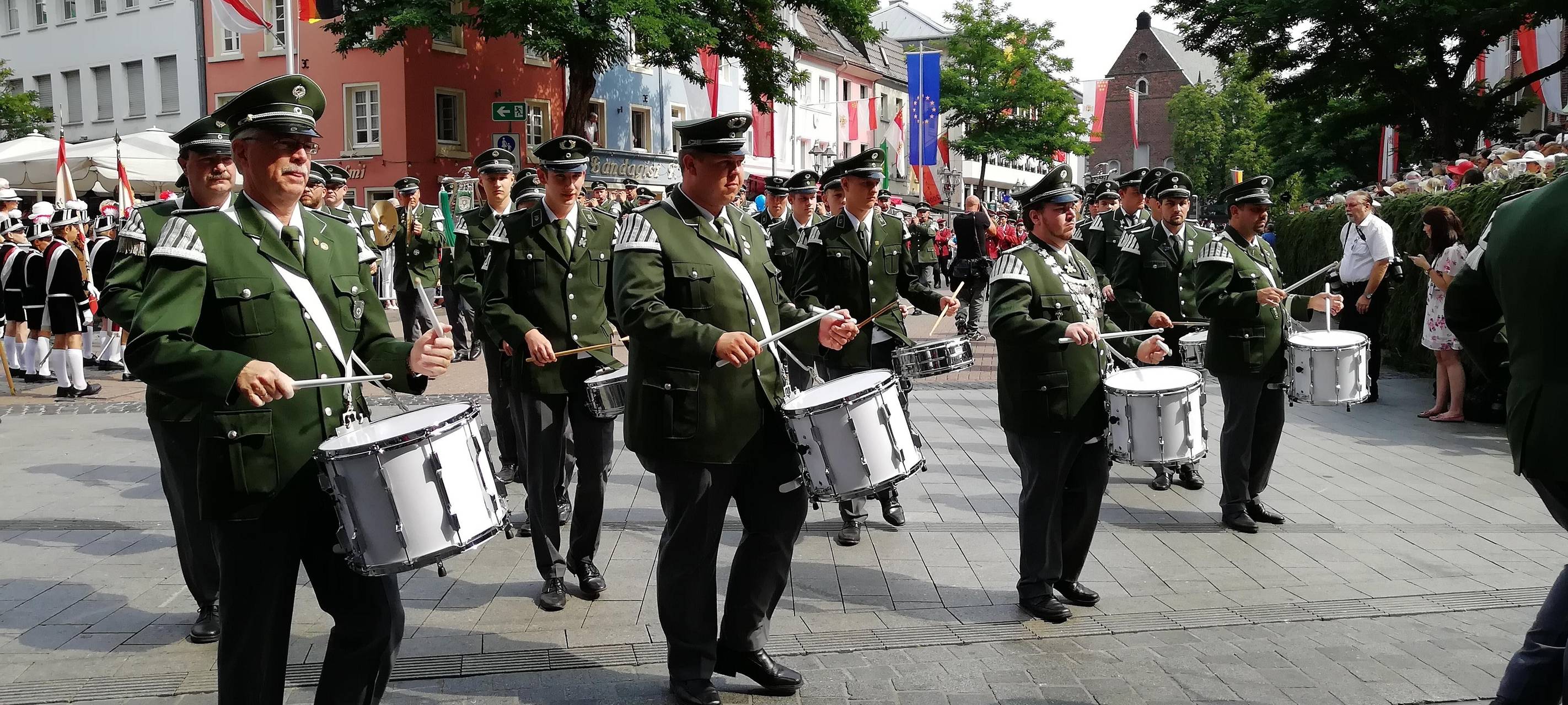 Schützenvereine im Rhein-Kreis Neuss erwarten hohe Kosten