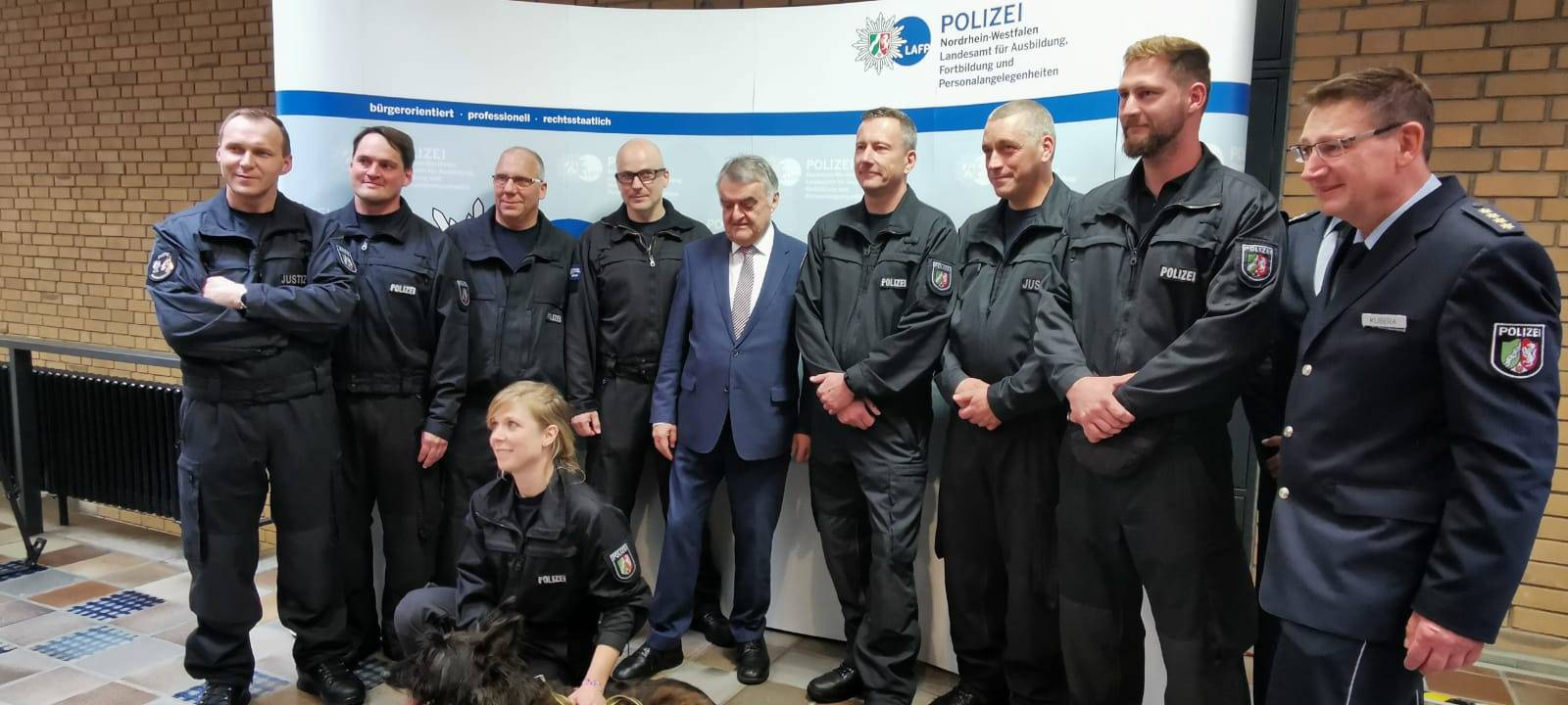 NRW-Daten-Spürhunde in Neuss