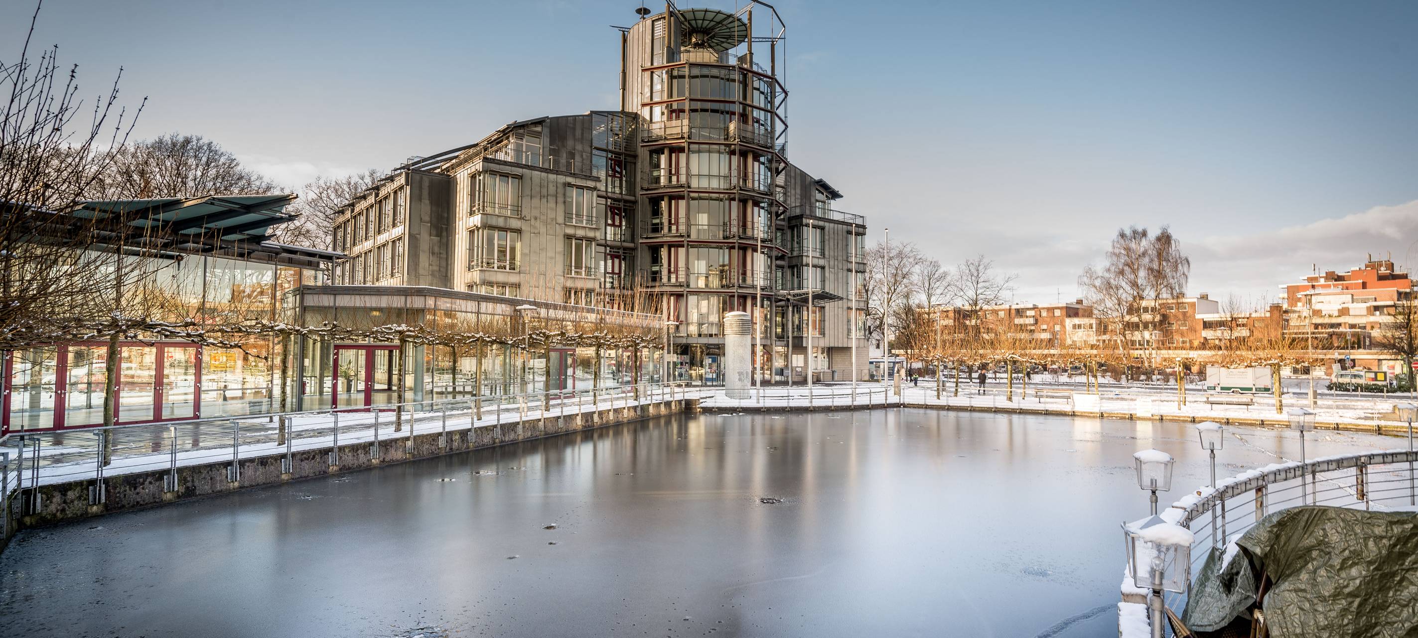 Kaarst im Winter Rathaus
