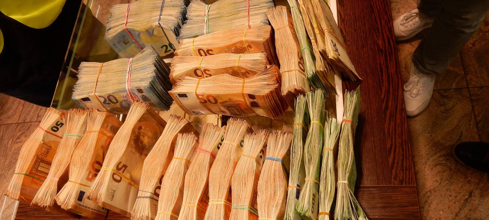 Illegale Geldgeschäfte: Festnahme in Meerbusch