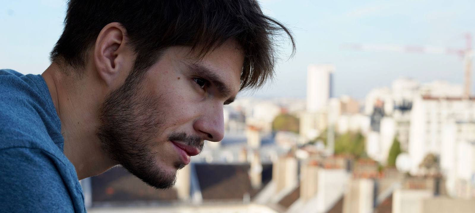 Rémy auf dem Balkon.