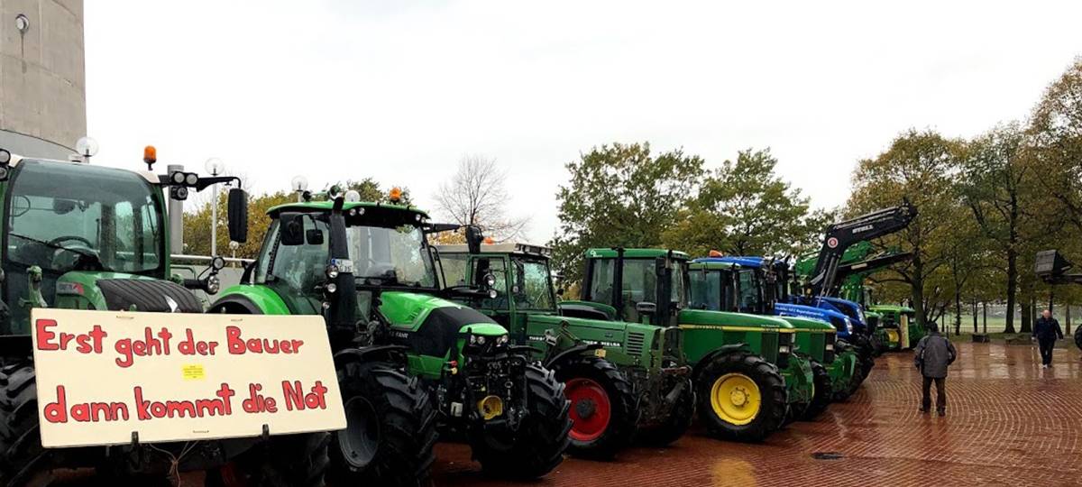 Bauern aus dem Rhein-Kreis Neuss demonstrieren in Brüssel