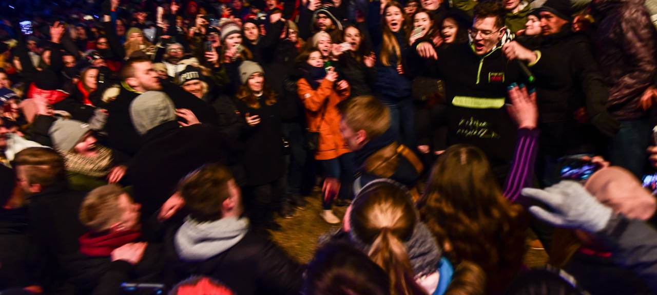 YouNotUs live in Willingen