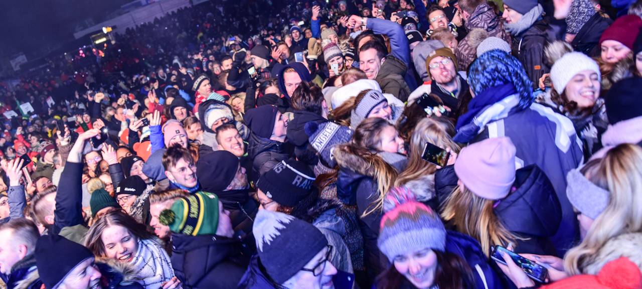 YouNotUs live in Willingen