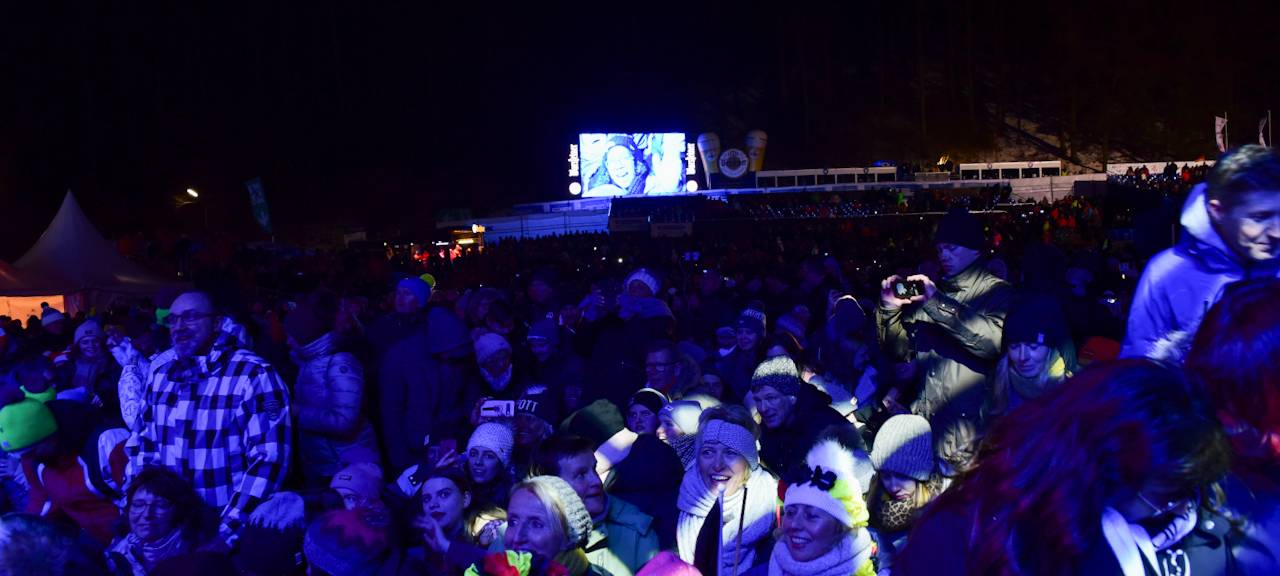 YouNotUs live in Willingen