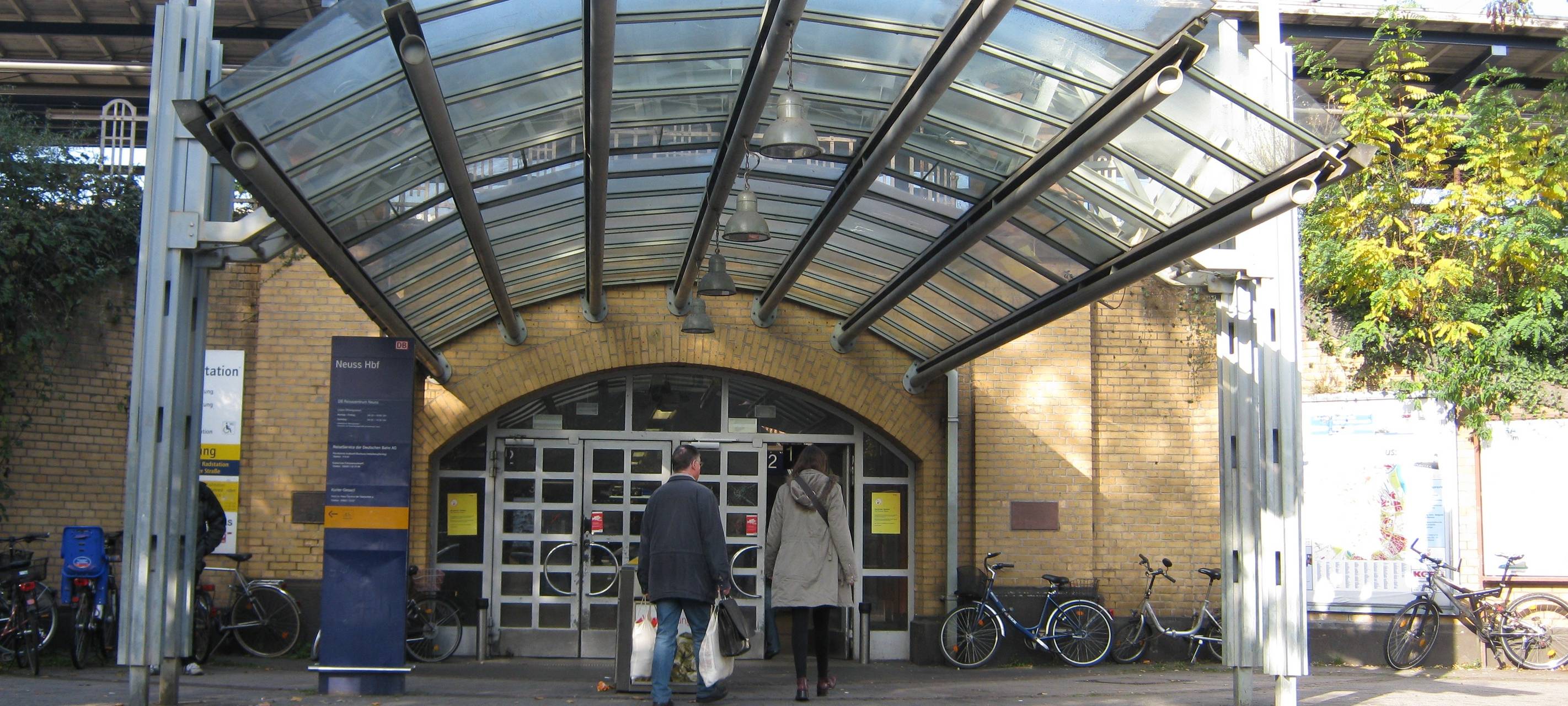 Neusser Reisezentrum könnte bald Geschichte sein