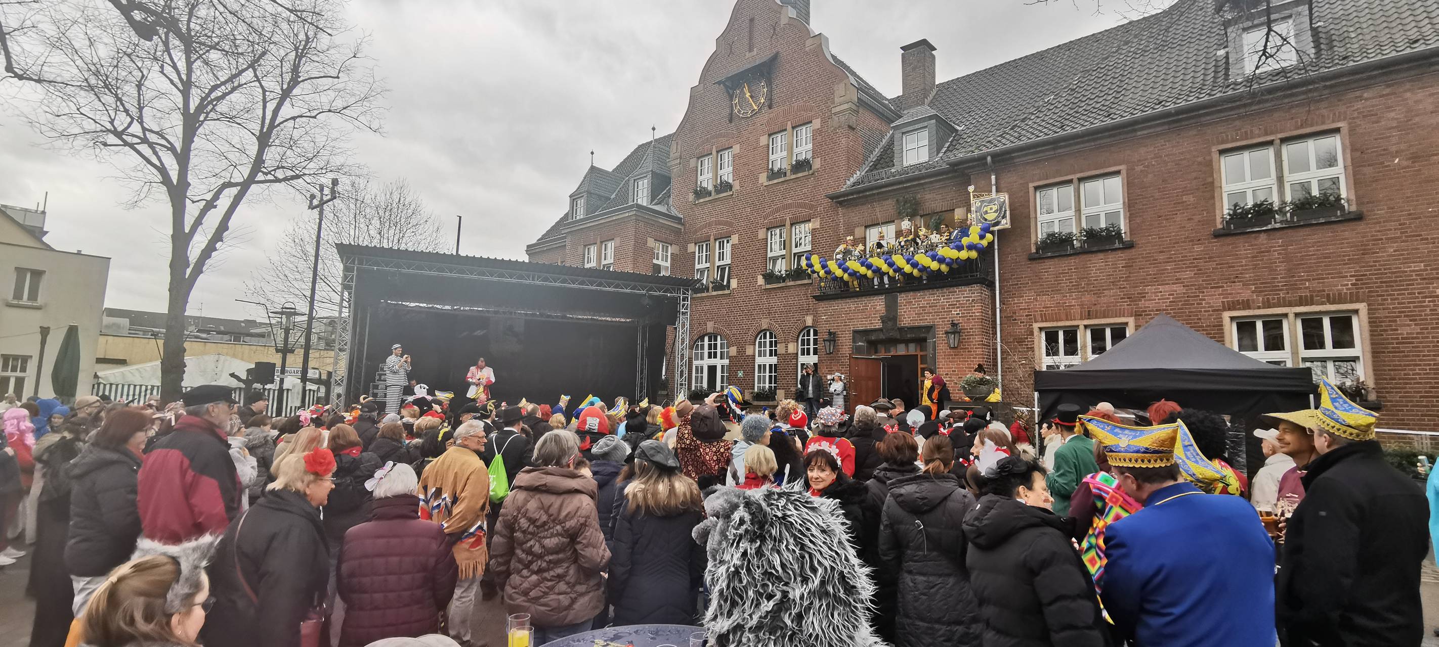 Viele Rathausstürme im Rhein-Kreis Neuss geplant
