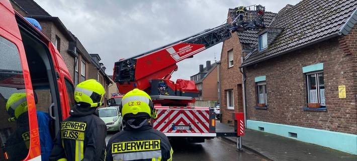 Sturm deckt Dächer ab
