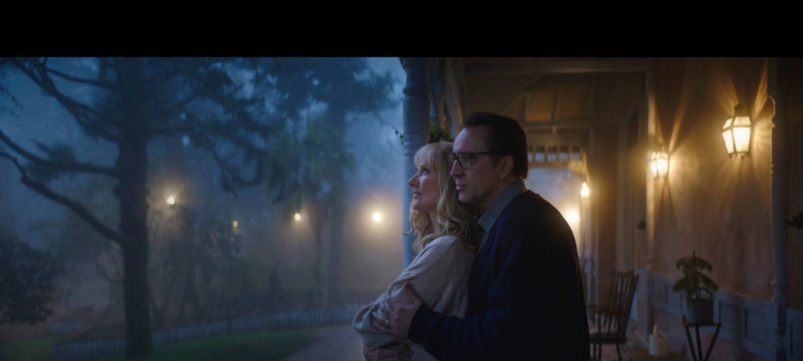 Nathan und Theresa auf ihrer Veranda.