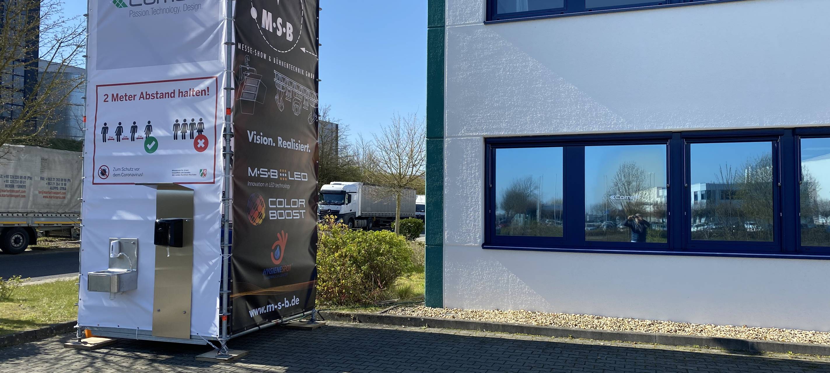 Turm zum Händewaschen in der Öffentlichkeit