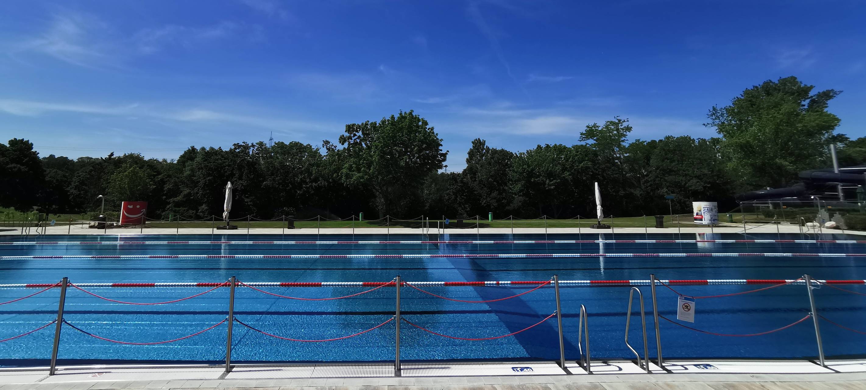 Hallenbäder öffnen wieder