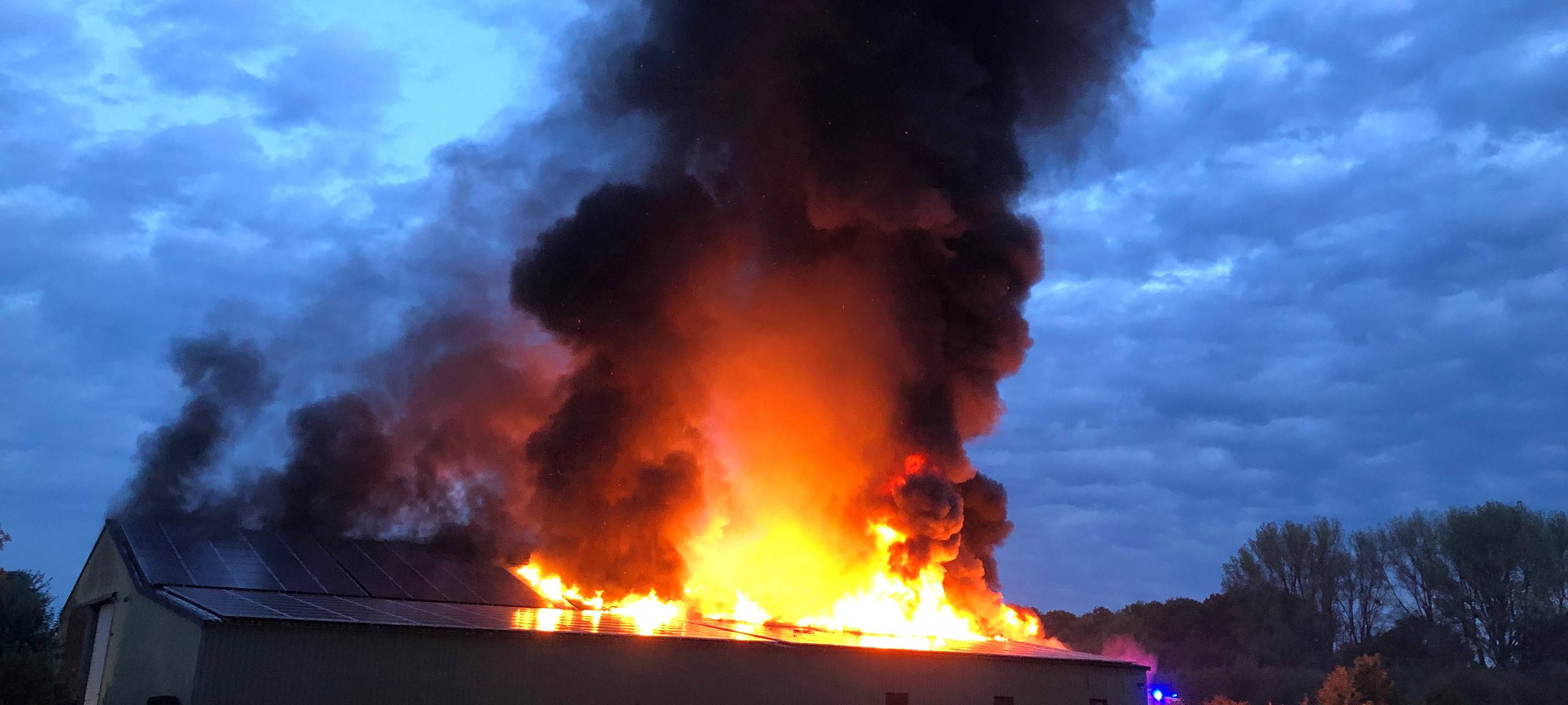 Lagerhalle in Kaarst-Vorst ausgebrannt