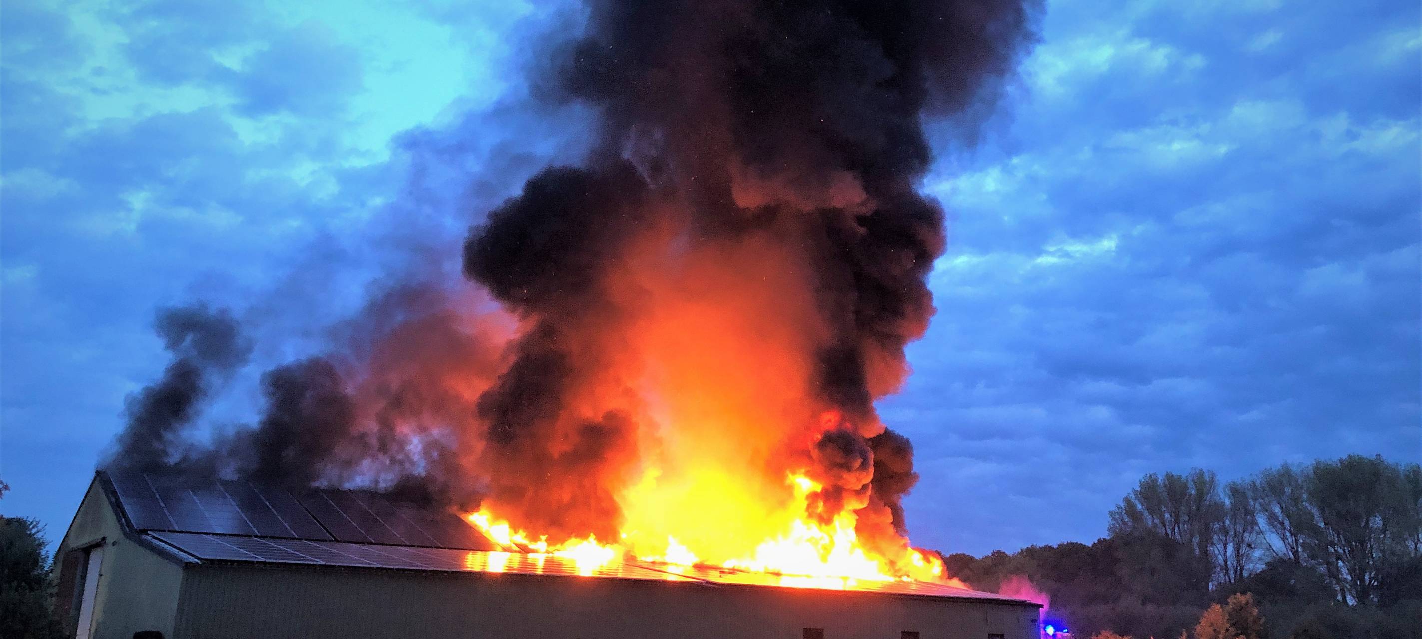 Lagerhalle in Kaarst-Vorst ausgebrannt