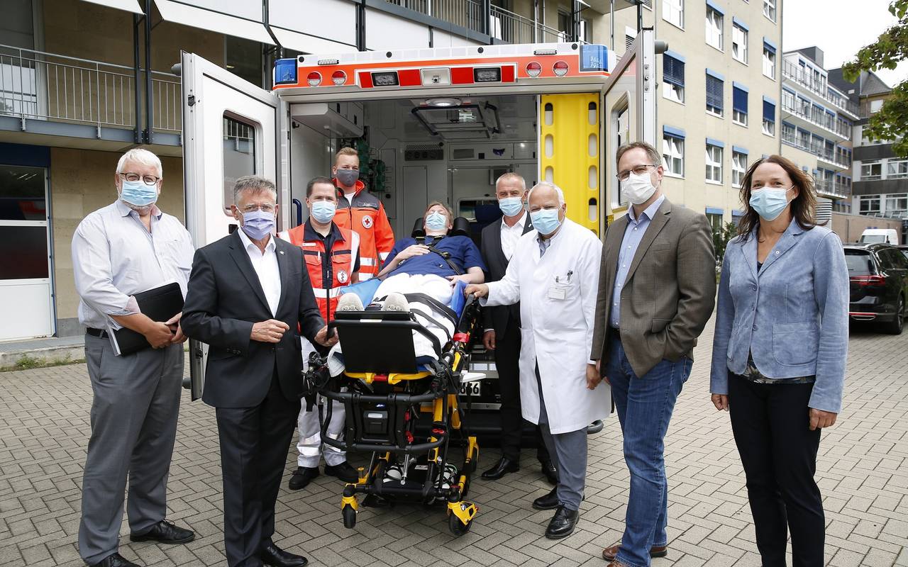 SpezialRettungswagen im RheinKreis Neuss für schwer Kranke NEWS 89.4