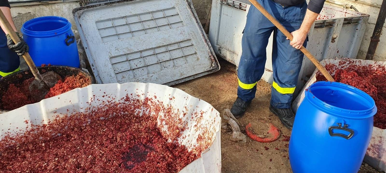 Zoll lässt illegale Tabak-Hersteller in Jüchen hochgehen