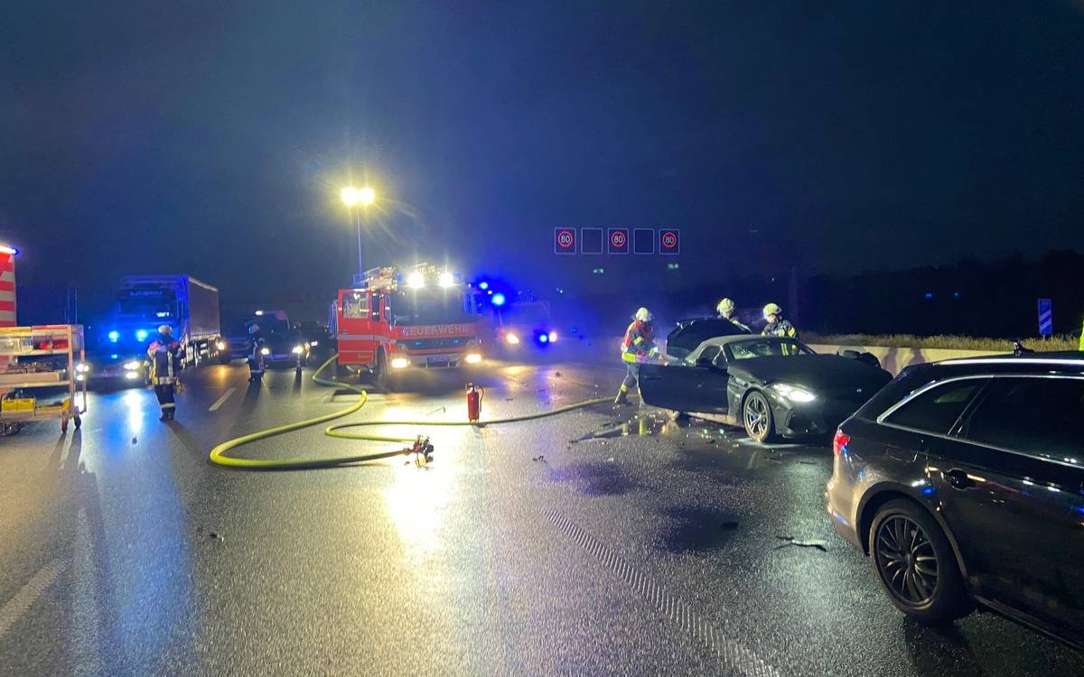 Mehrere Verletzte Bei Unfall Auf A57 In Kaarst Ne Ws 4