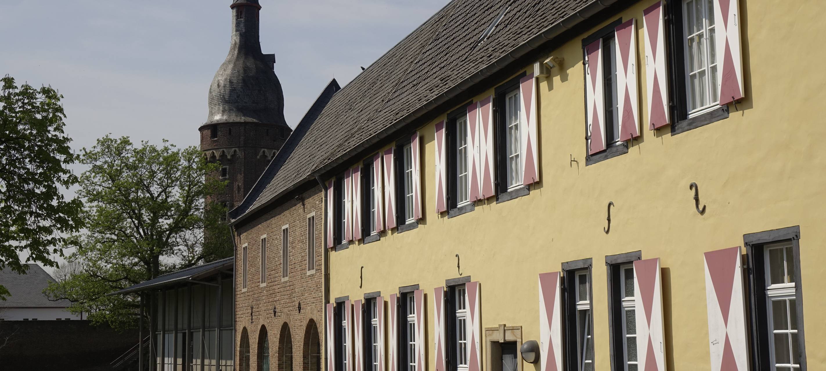 Kreismuseum Zons und Kulturzentrum Sinsteden wieder auf