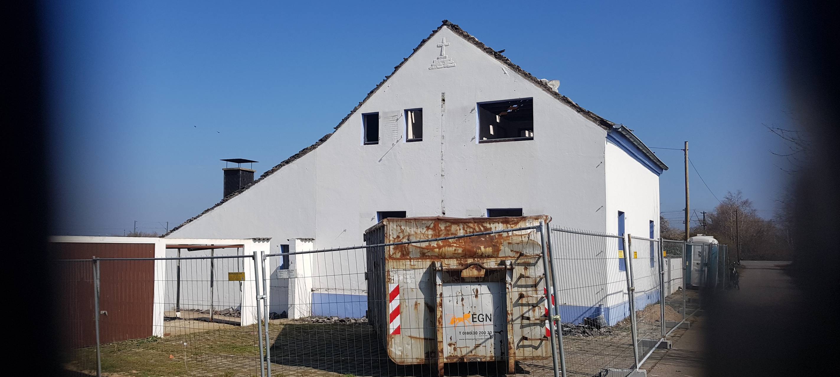 Meerbusch-Osterath: Letzter Haus-Abriss für Konverter