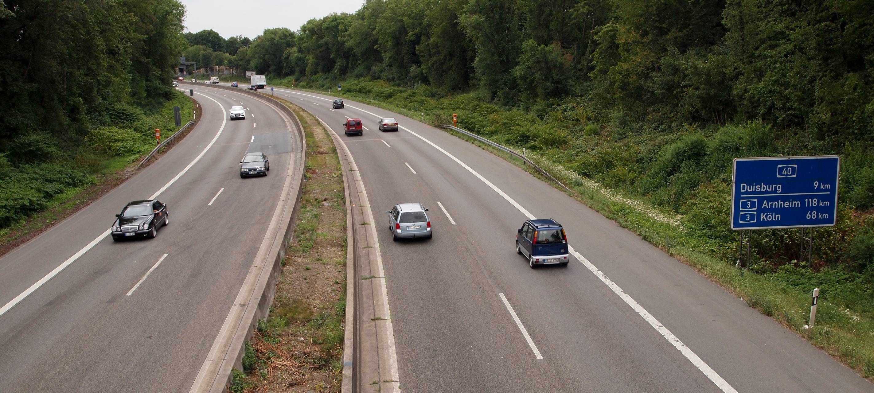 Zwei Unfälle auf der A44 beim Tagebau Garzweiler