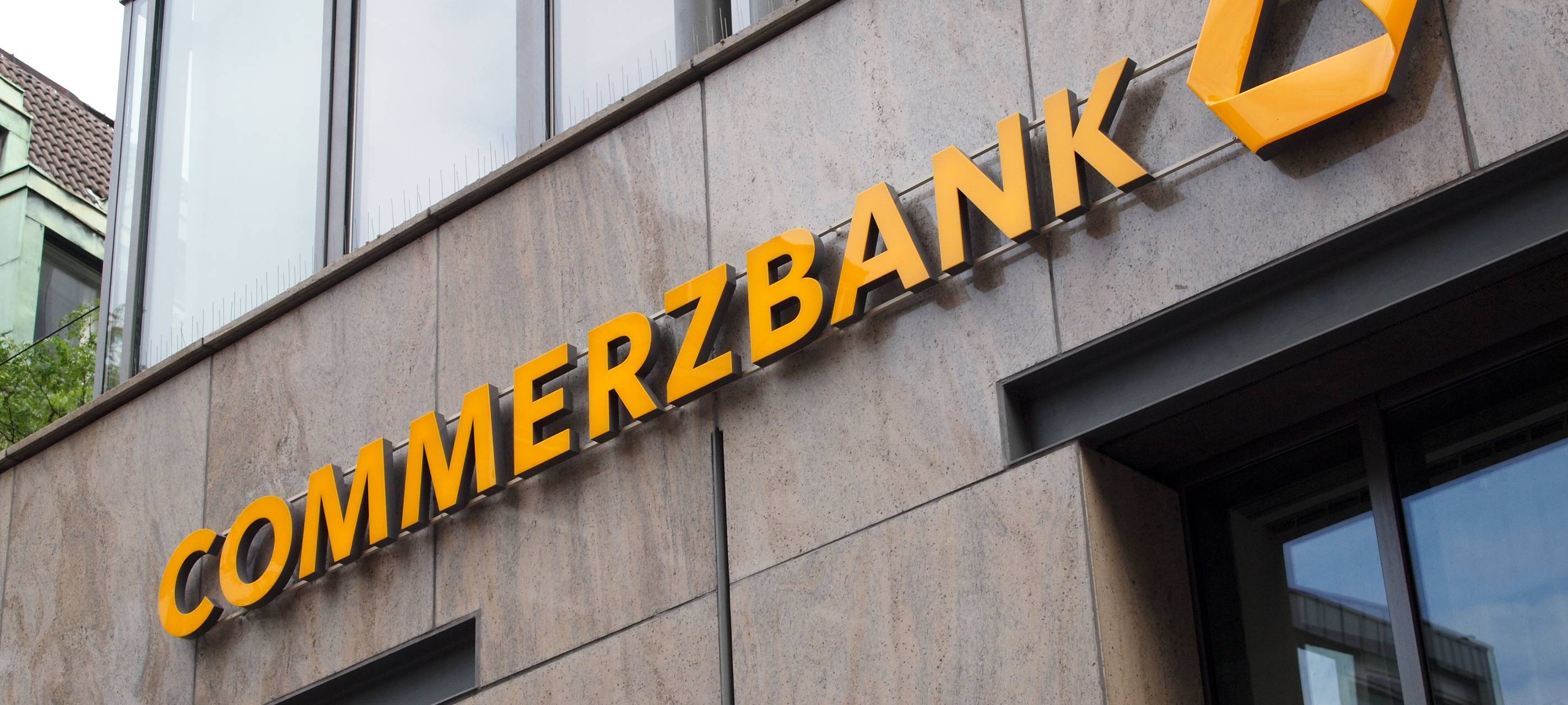 Streik in Commerzbank-Filialen im Rhein-Kreis Neuss