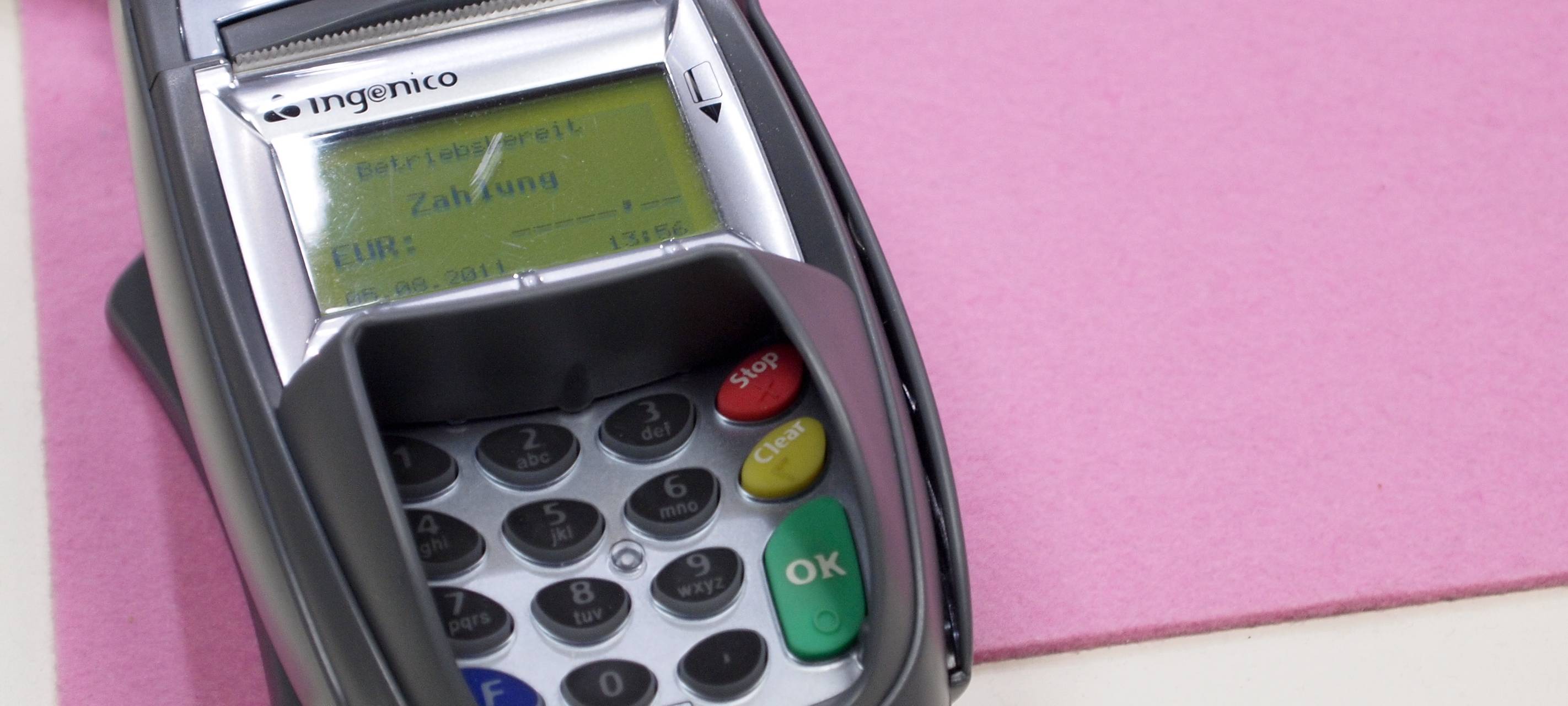 Kommunen im Rhein-Kreis Neuss kritisieren Bezahlkarte