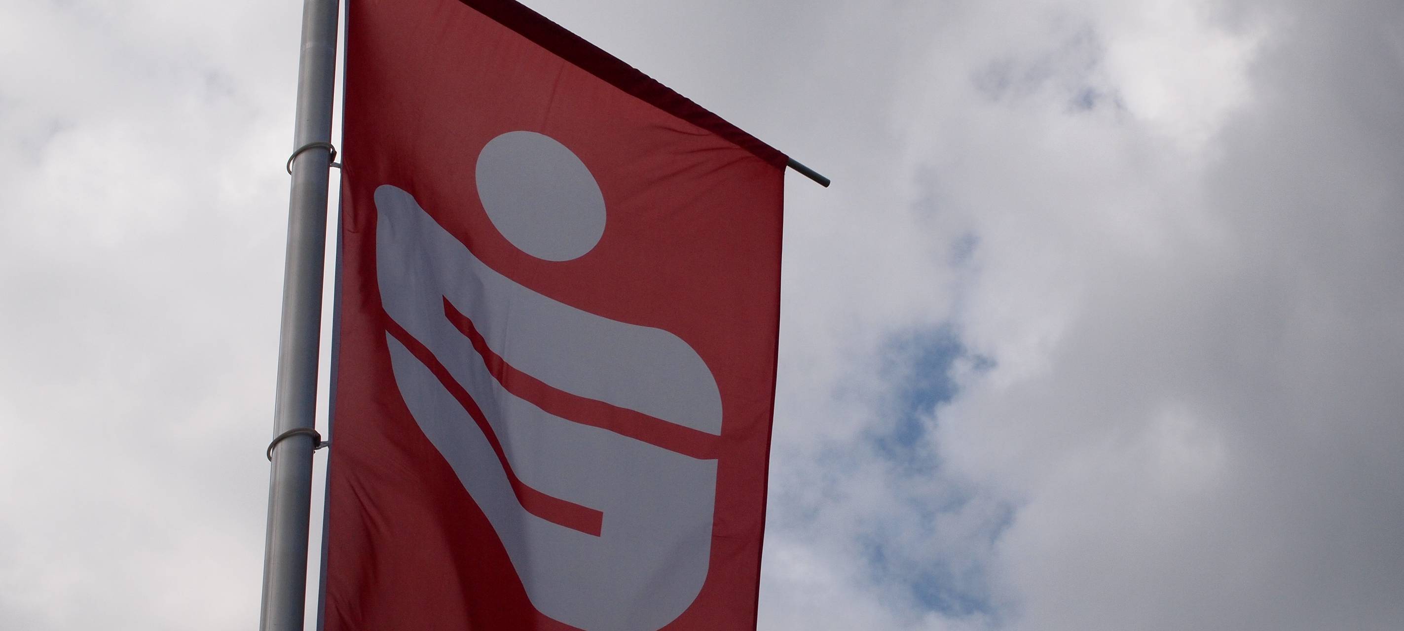 Sparkasse Neuss: Kunden sollen mit Zinsnachtrag noch warten