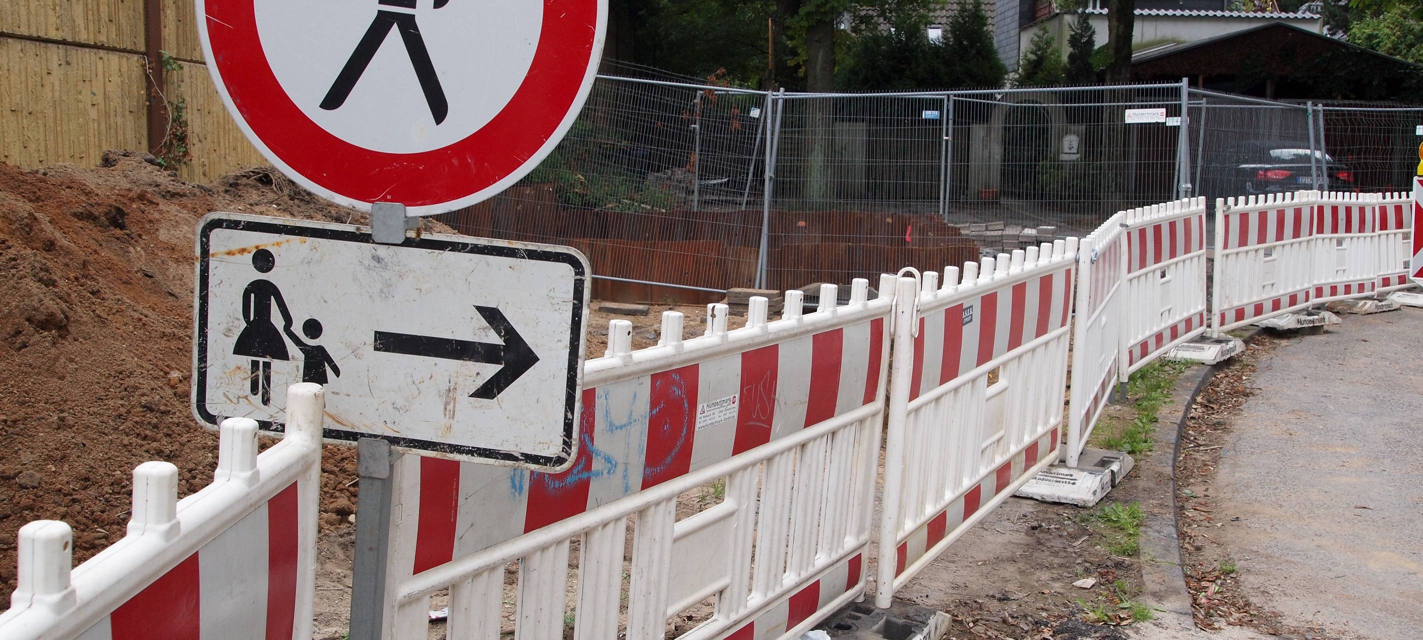 Fußgängerbrücke ist gesperrt