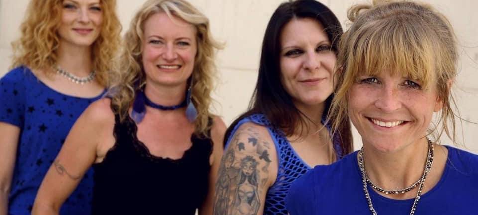 Die Starlettes aus Dormagen mit "Trostpflaster"