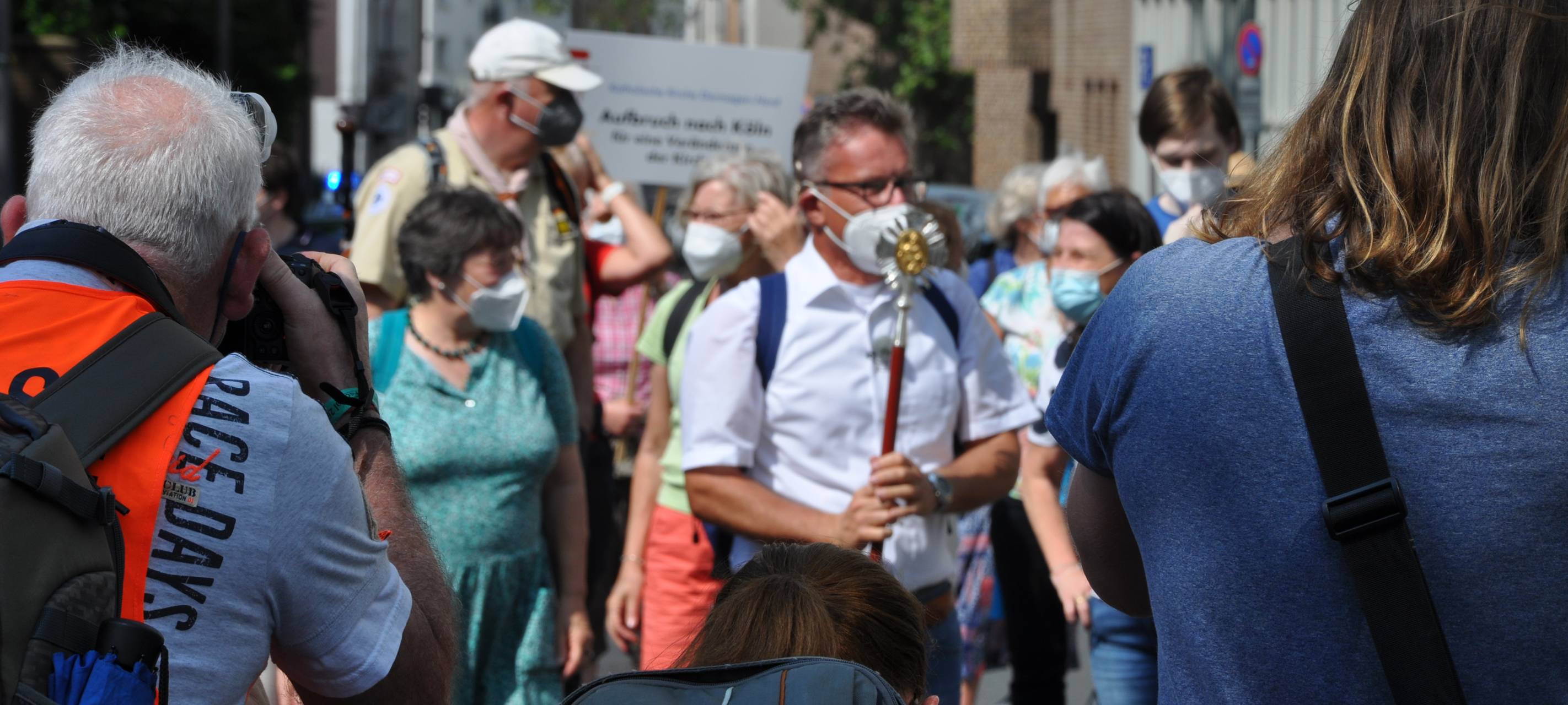 Dormagener Pfarrer marschiert gegen Kardinal Woelki