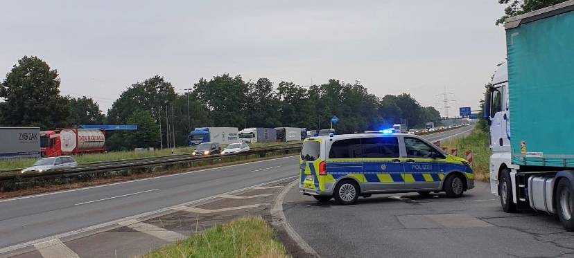 A57 bei Kaarst wegen Klärschlamm gesperrt