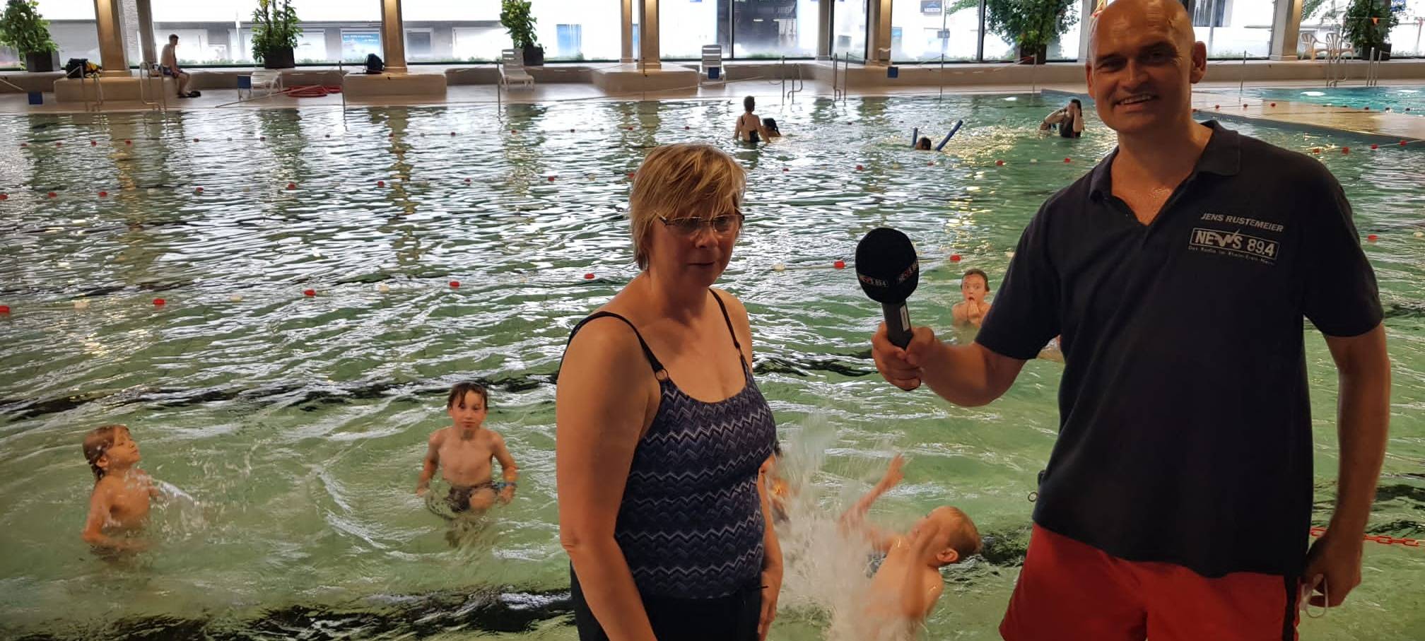 Selbstversuch: Einen Schwimmkurs in Neuss