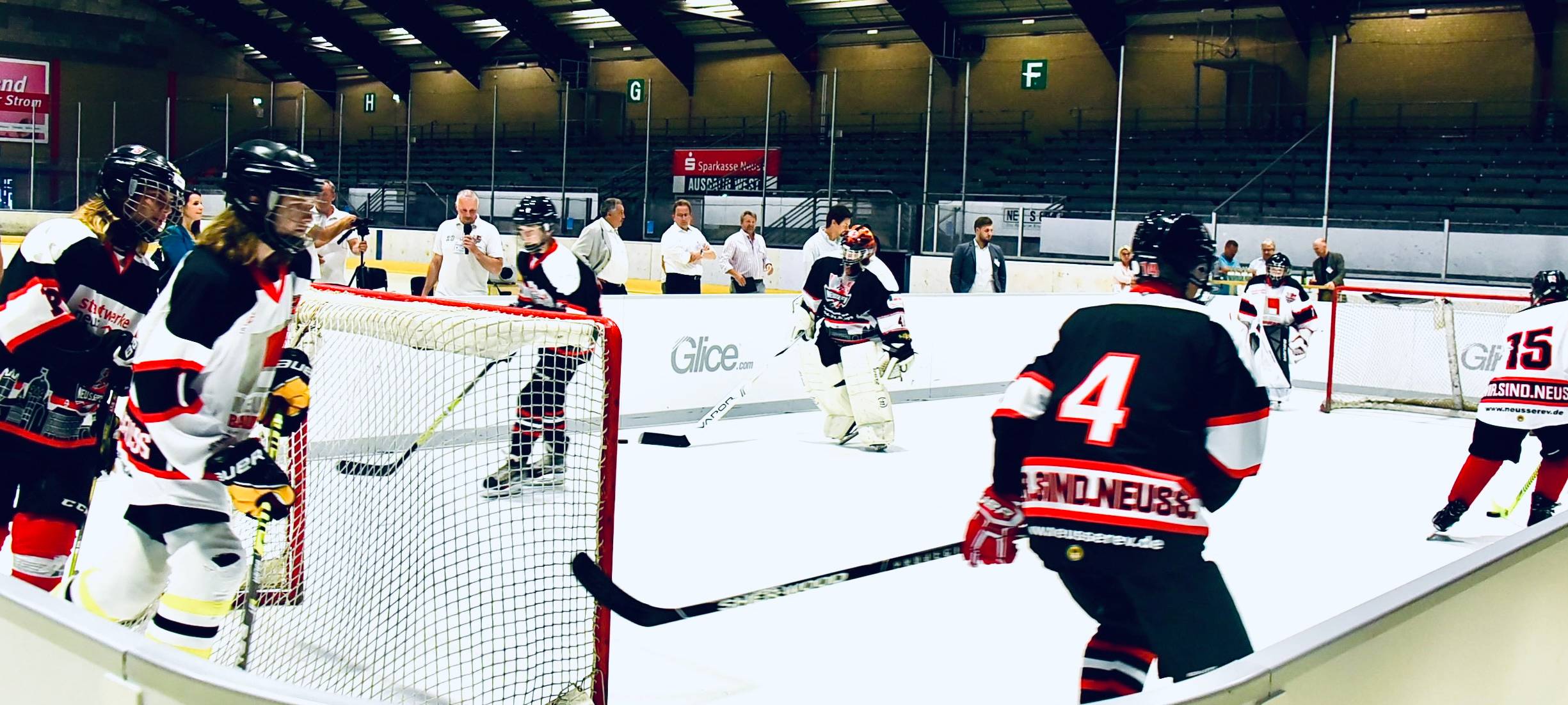 Eishalle in Neuss öffnet zum ersten Mal in dieser Saison