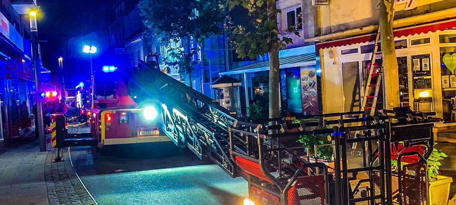 Kellerbrand in Grevenbroich: 17 Personen gerettet