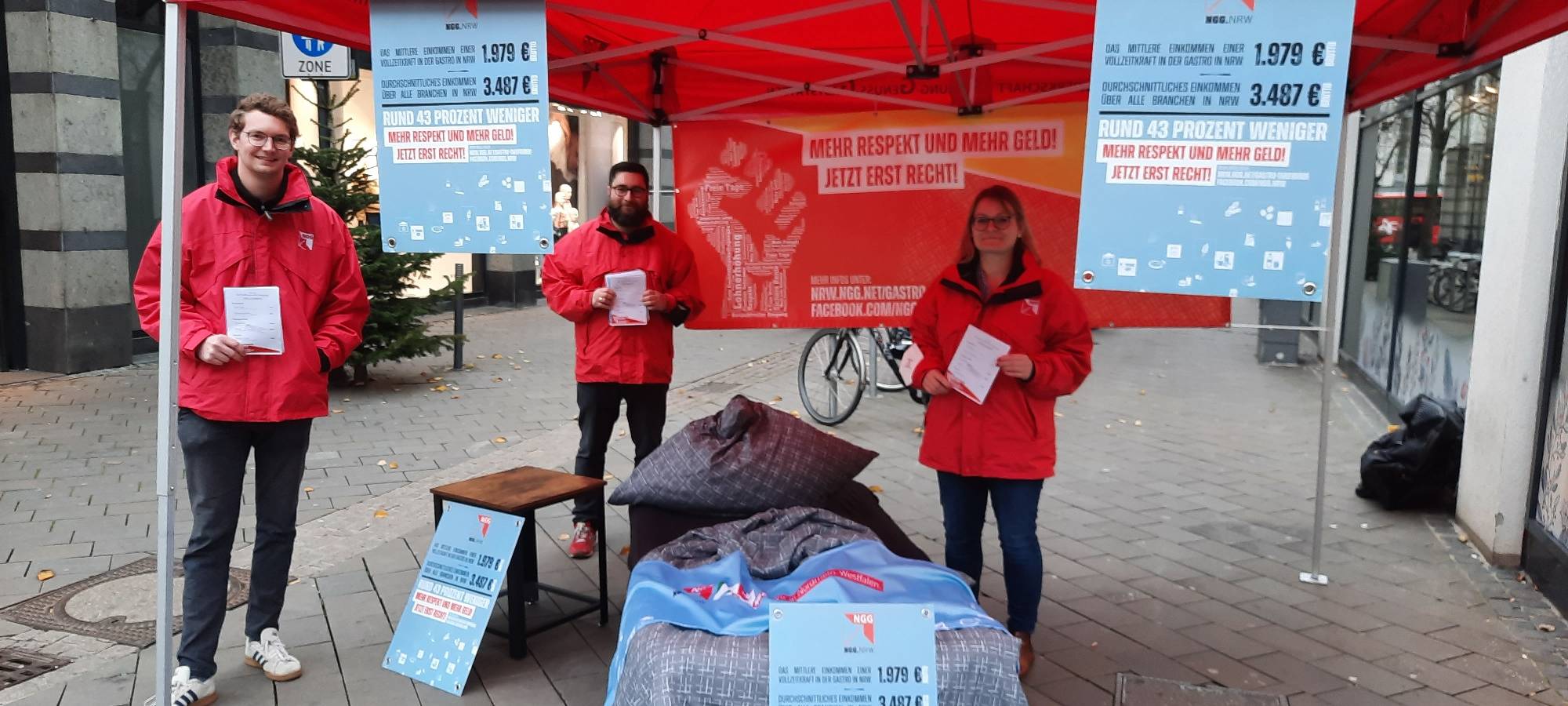 NGG demonstriert in der Neusser Innenstadt