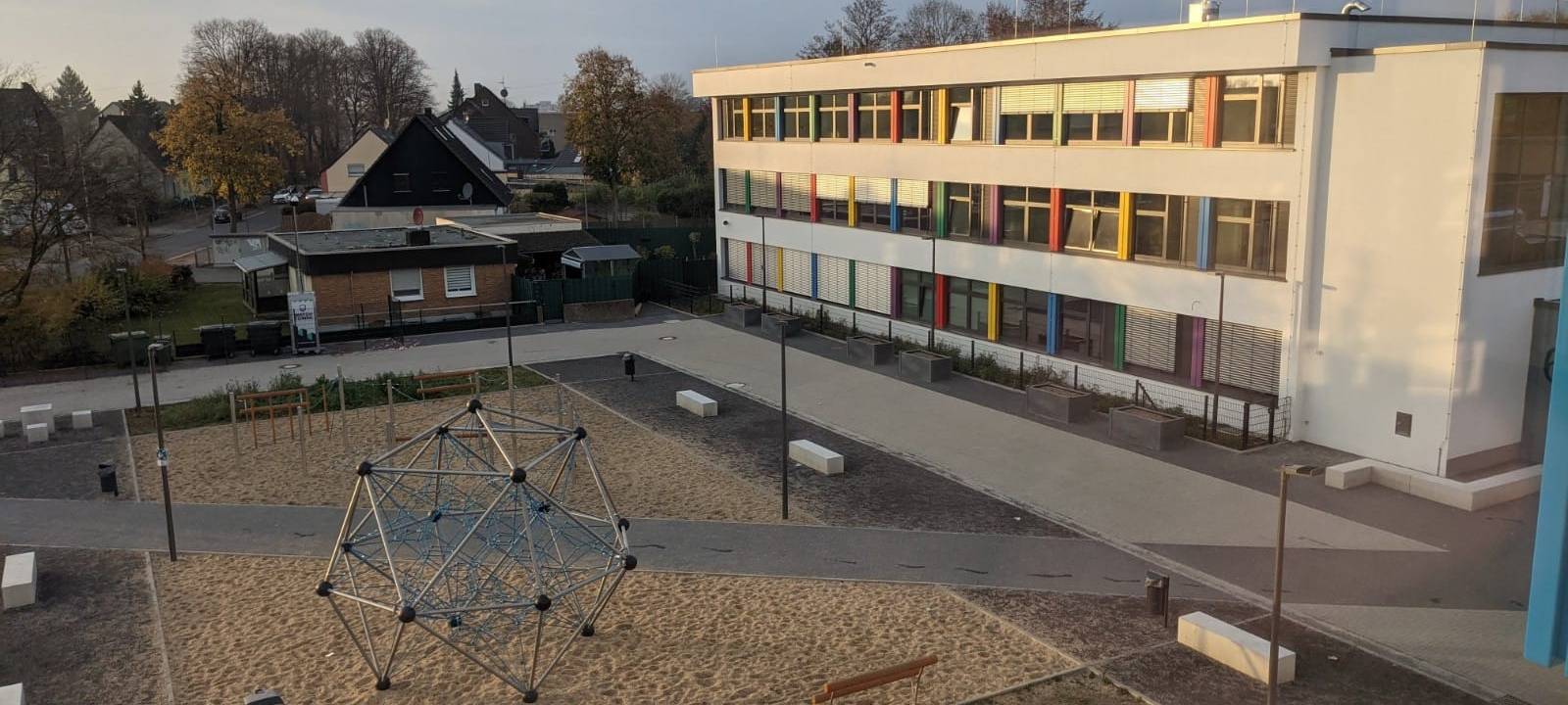 Innensicht Schulhof Sekundarschule in Dormagen