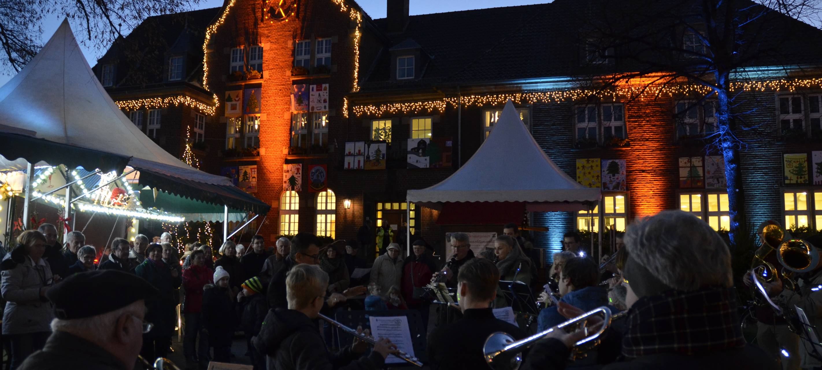 Weihnachtstreff Dormagen öffnet