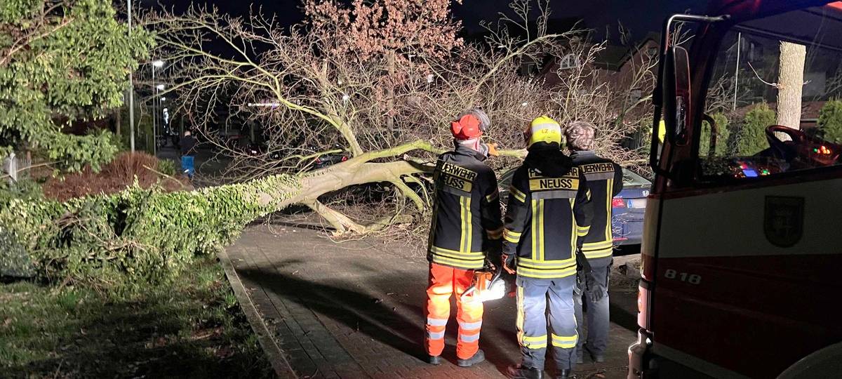 Rhein-Kreis Neuss: Viele Einsätze wegen Sturm Zeynep