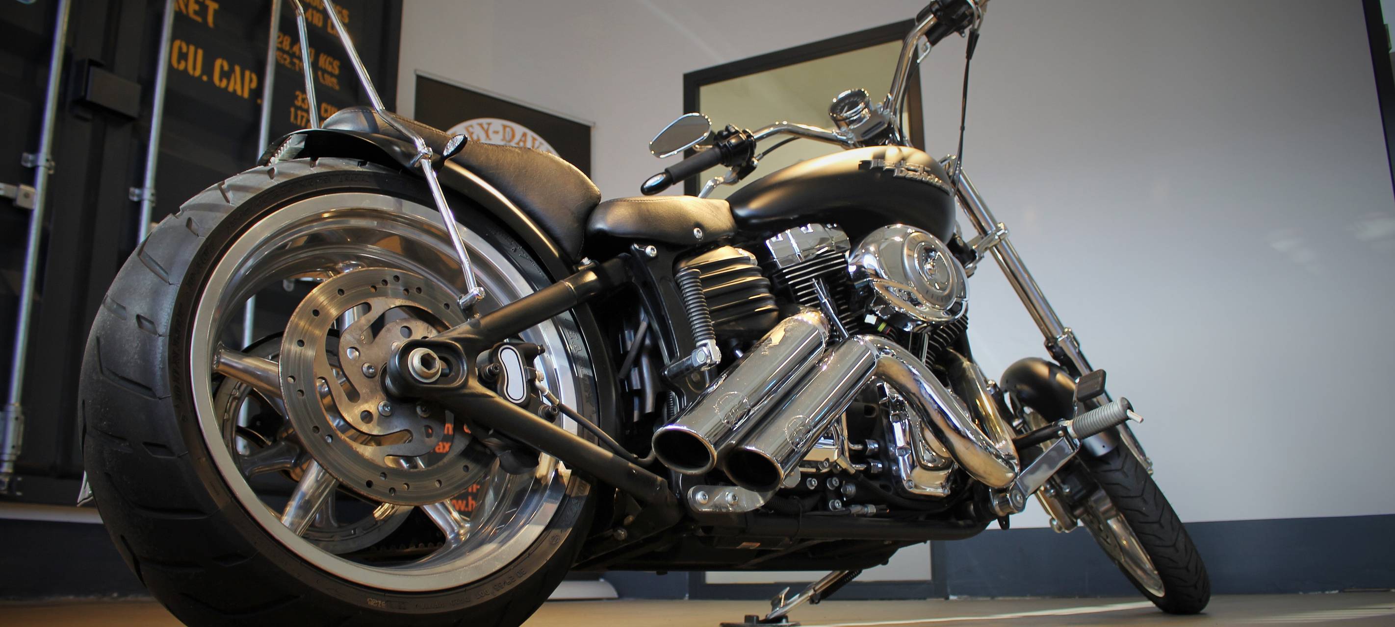 Neusser Rocker fürs Ahrtal: Spende an KiTa übergeben