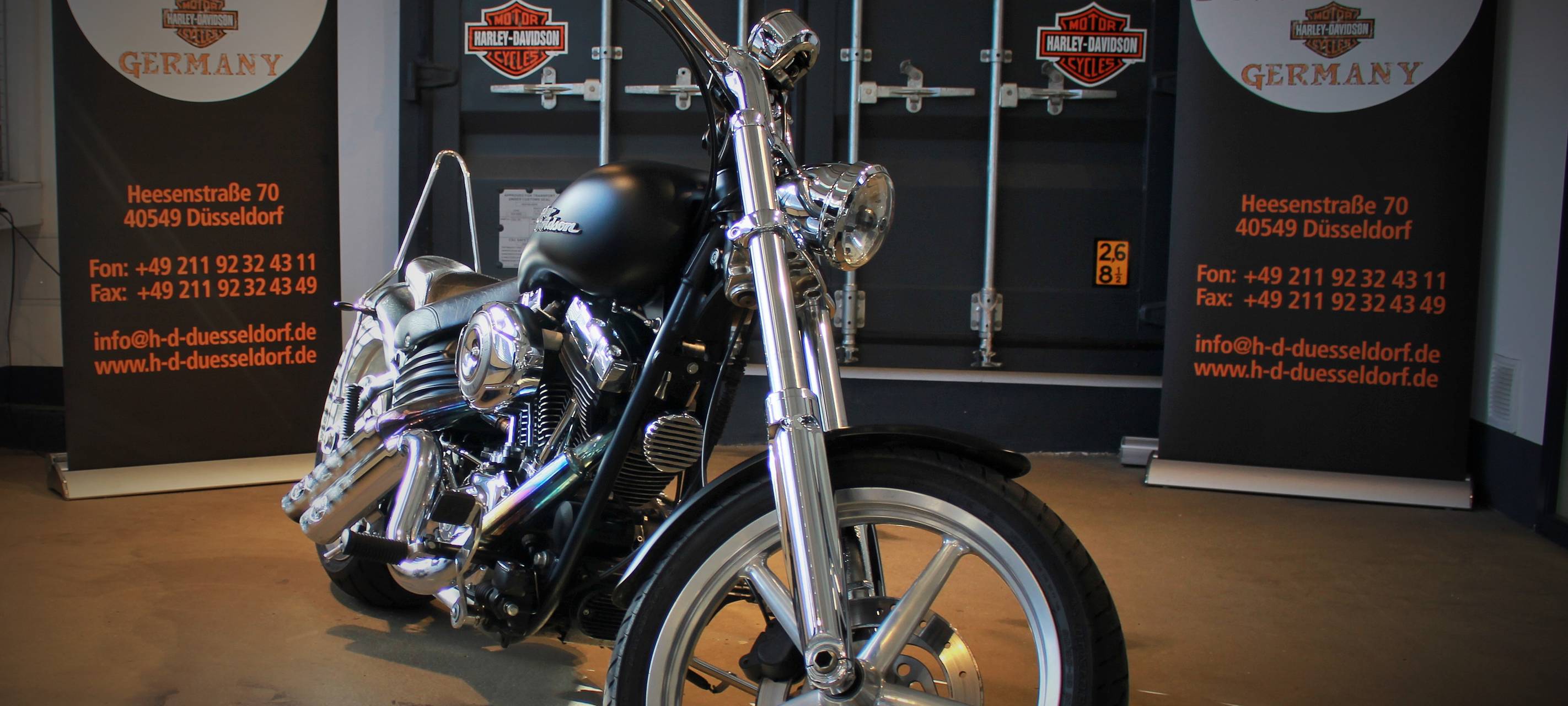 Neusser Rocker fürs Ahrtal: Spende an KiTa übergeben