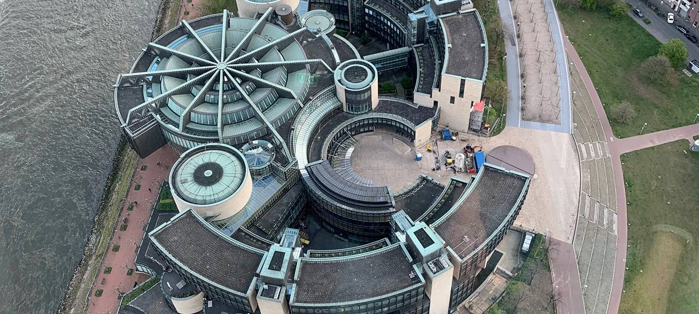 Schüler aus dem Rhein-Kreis Neuss als Reporter im Landtag