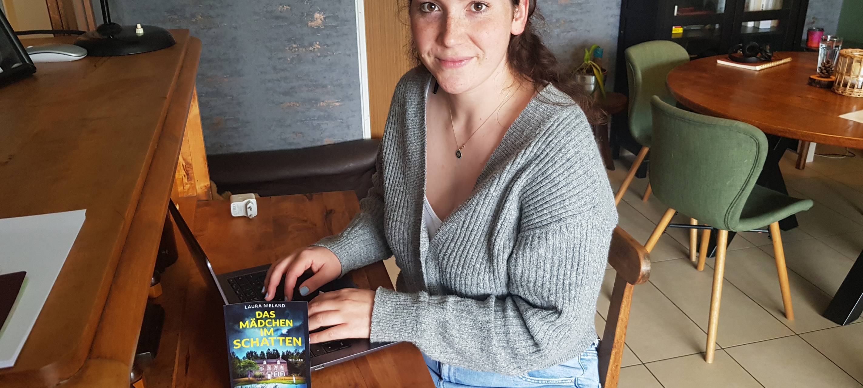 Kaarsterin schreibt düsteren Thriller