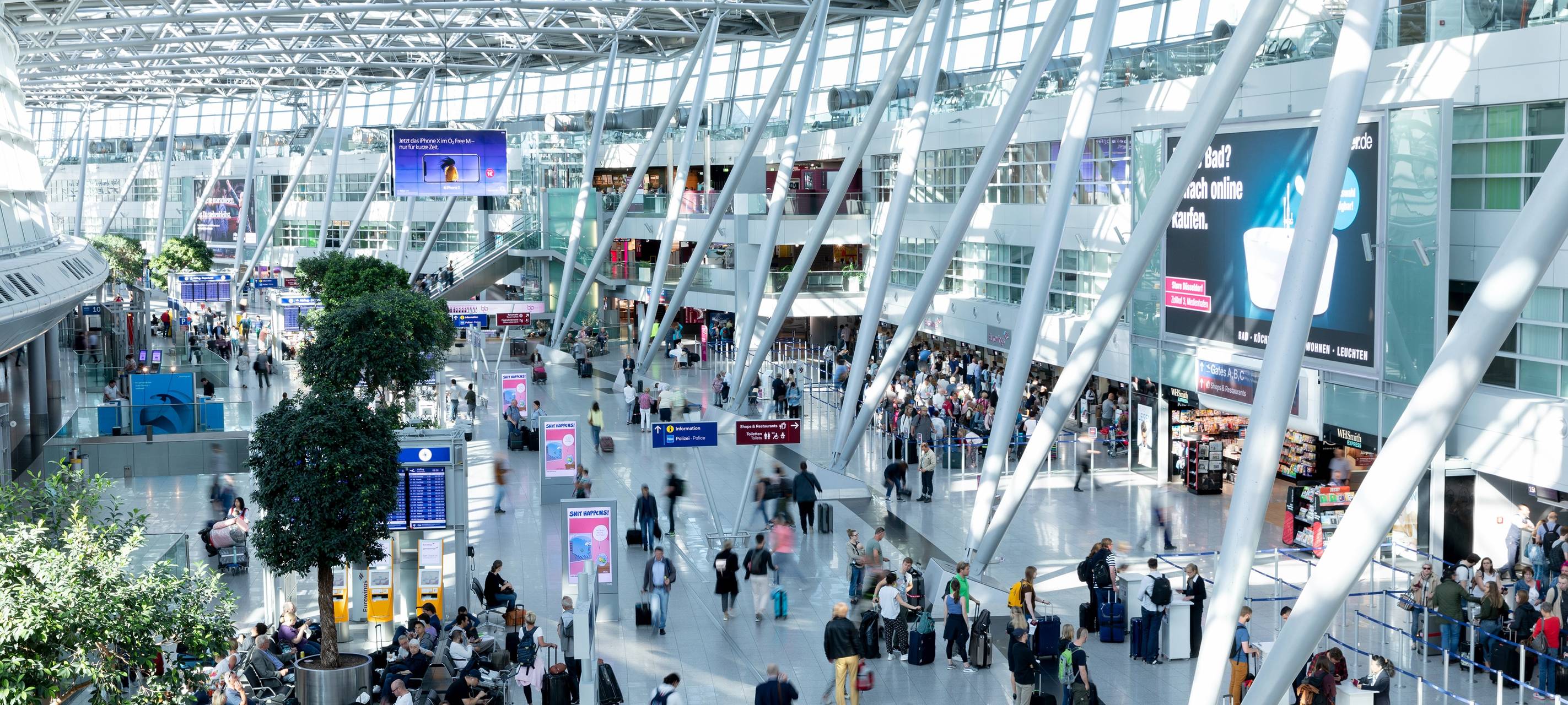 Blick in die Eingangshalle des Airport Düsseldorf
