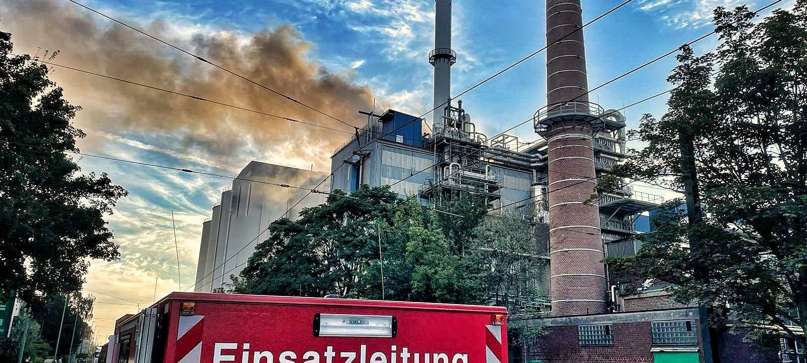 Brand im Neusser Hafen gelöscht